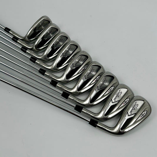 Titleist AP1 718 4-SW / Regular / TT AMT Black R300