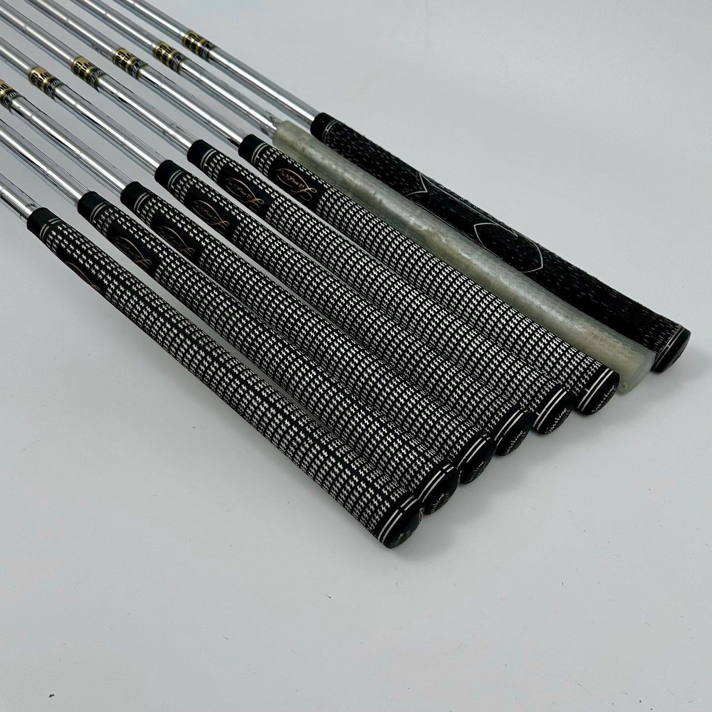 Titleist 690 CB Forged 3-P / Regular / TT Dynamic Gold R300