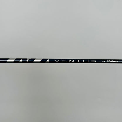 Wilson Staff Dynapwr Carbon Driver 9° / X-Stiff / Fujikura Ventus Blue 6-X