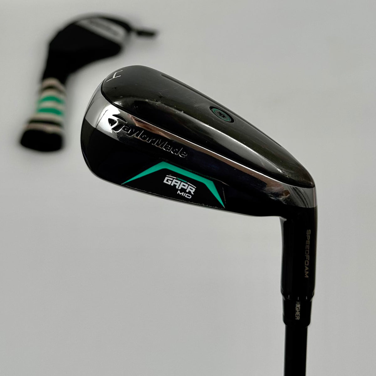 TaylorMade GAPR Mid Utility 4 21° / Regular / KBS Hybrid 70 R – bild 1