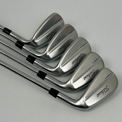 Titleist T250 Launch Specs 4G 6-P / Regular / TT AMT Red R