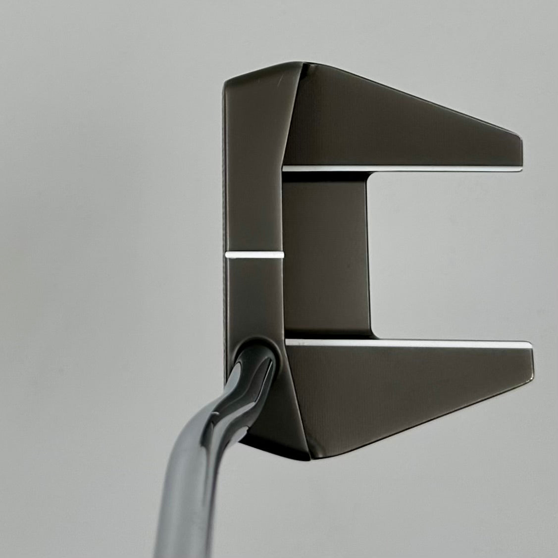 Odyssey Toulon Design Las Vegas / 34"
