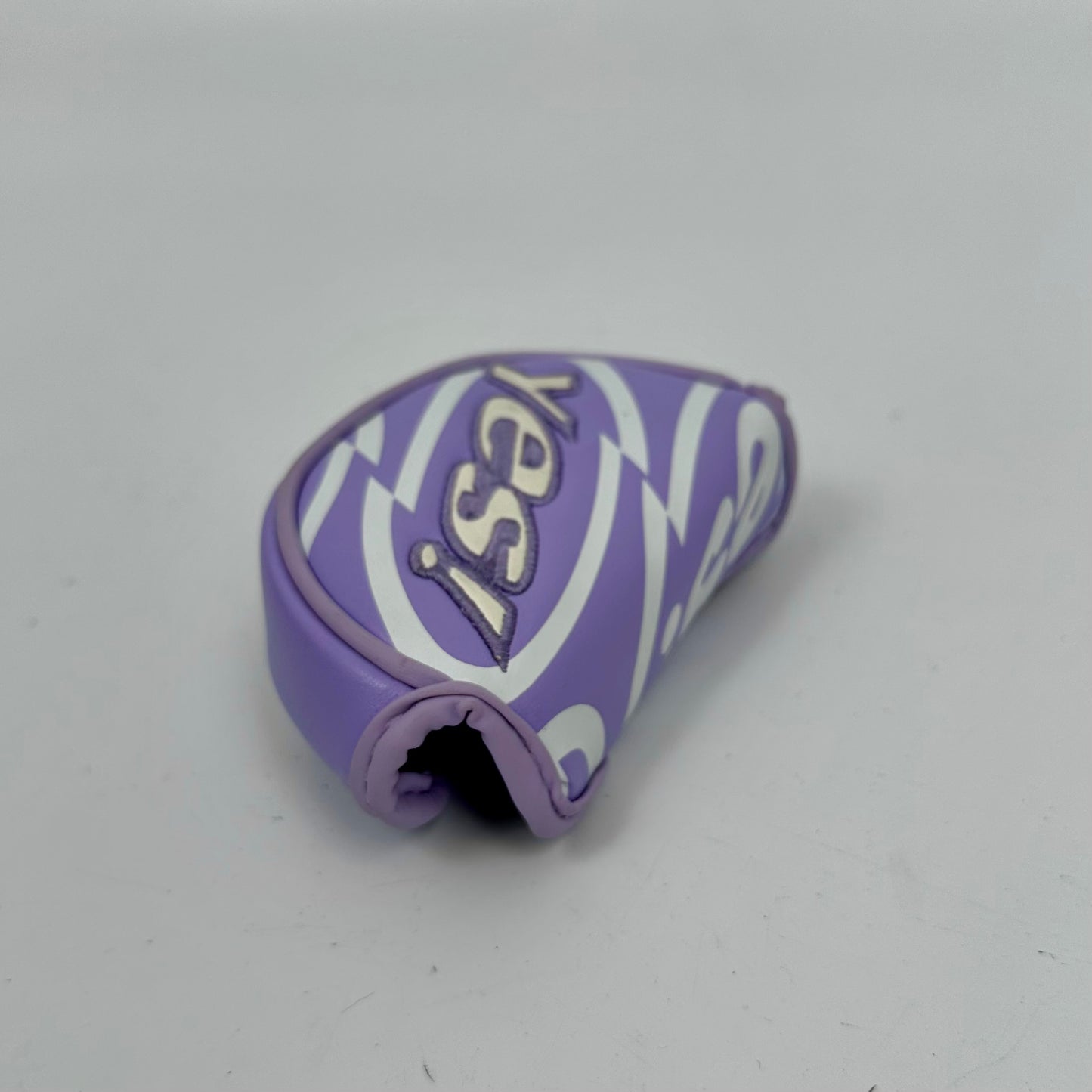 Yes! Lady Headcover Putter