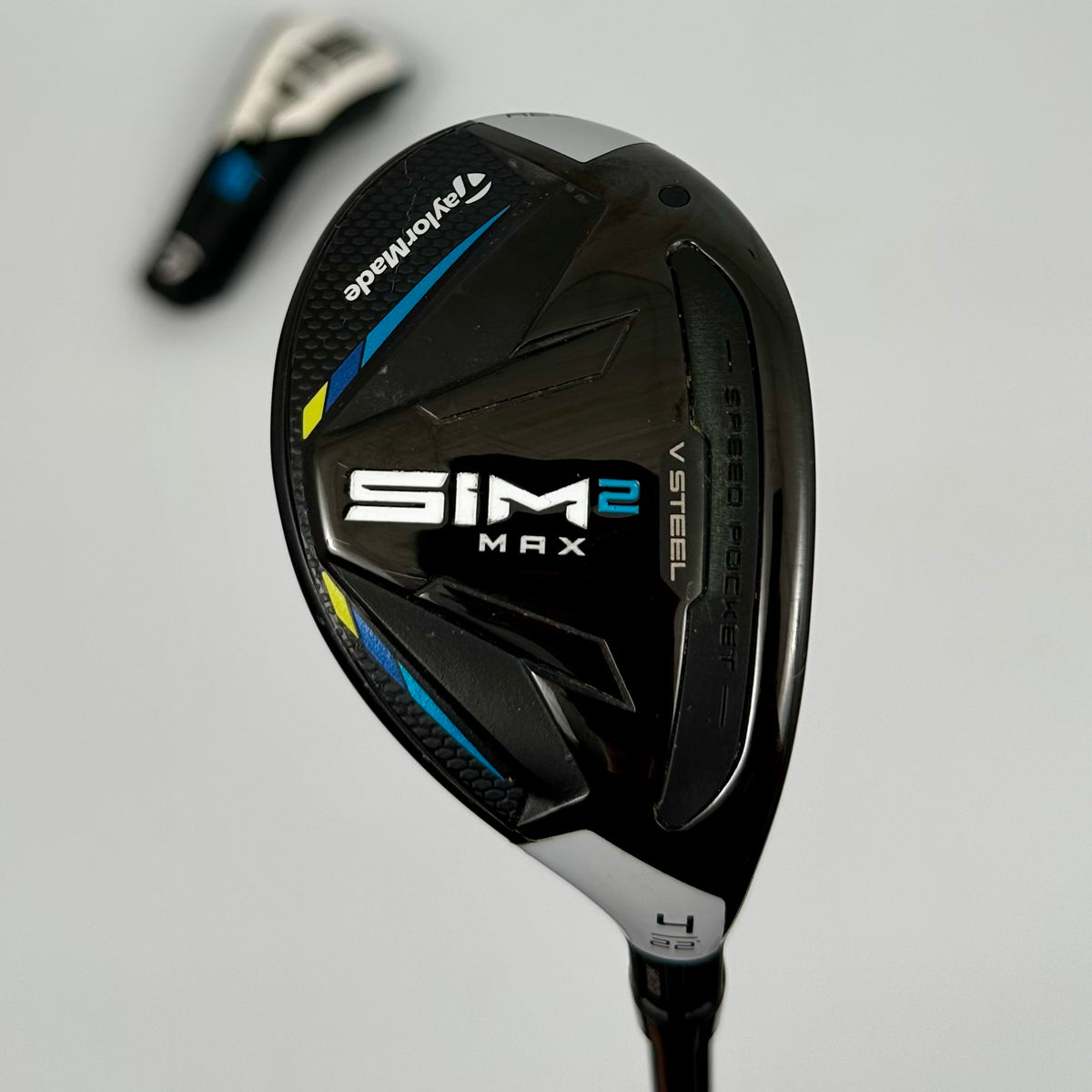 TaylorMade SIM2 Max Hybrid 4 22° / Stiff / Fujikura Ventus Blue 7-S