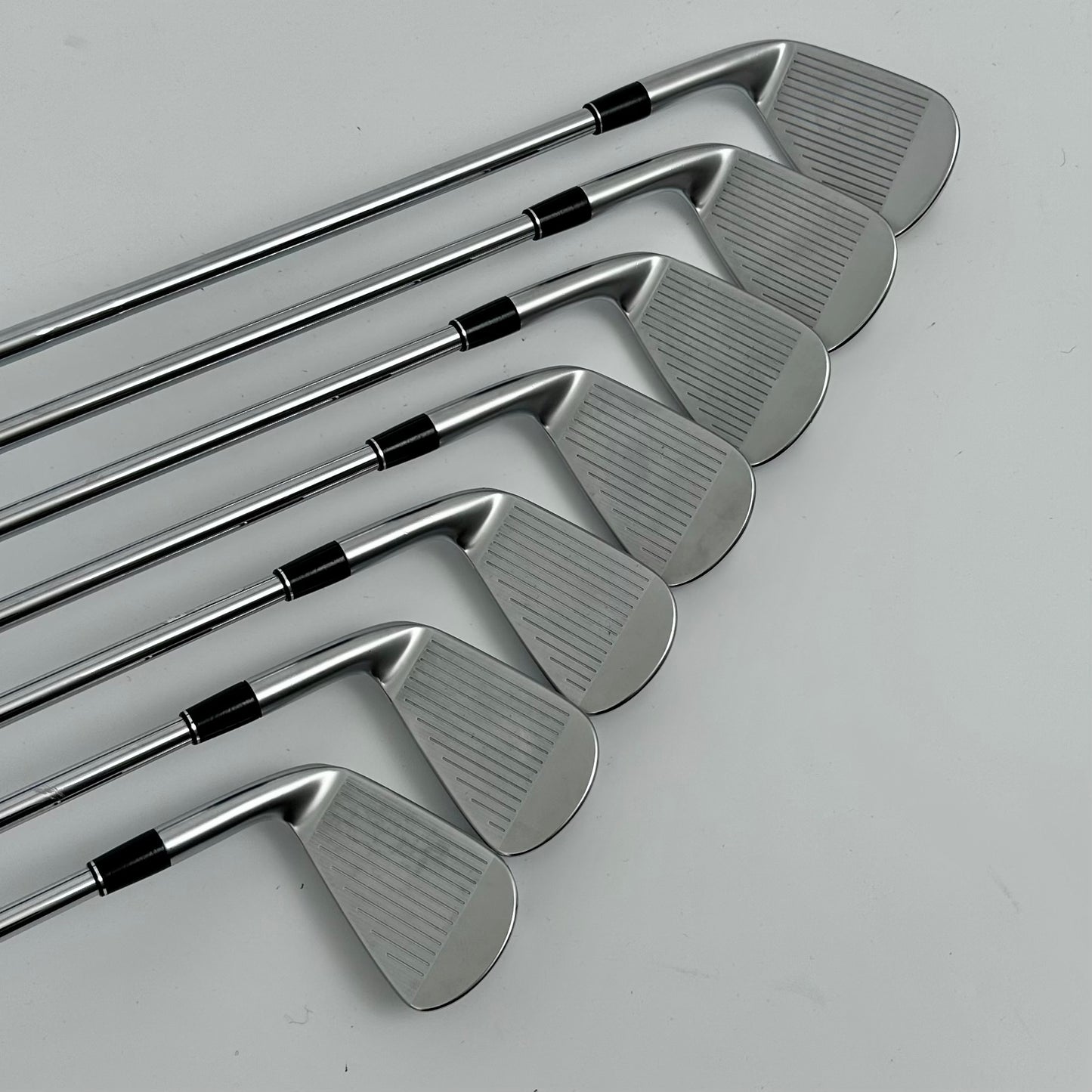 Srixon ZX5 4-P / Regular / Nippon N.S. Pro Modus 3 Tour 105 R