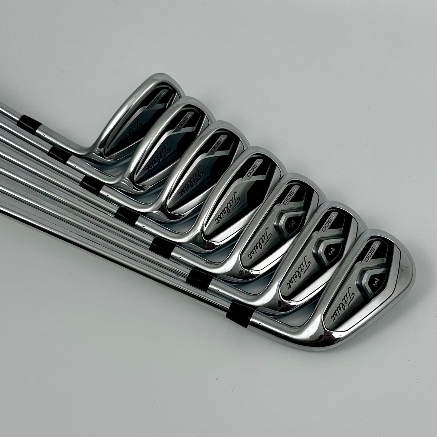 Titleist T300 5-GW / Regular / TT AMT Black R300