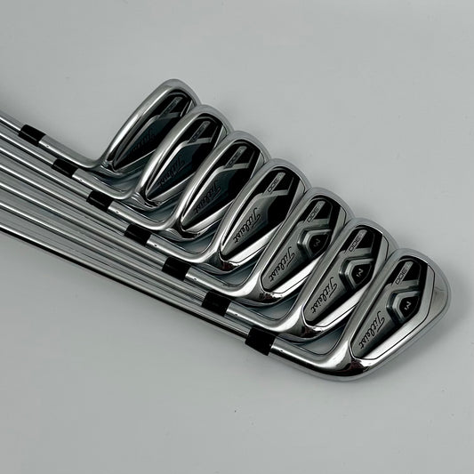 Titleist T300 5-GW / Regular / TT AMT Black R300