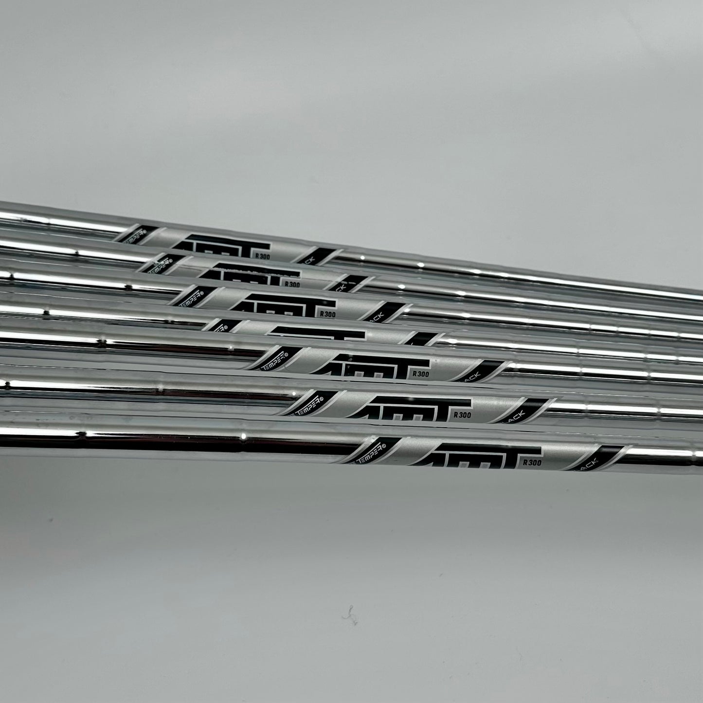 Titleist T300 5-GW / Regular / TT AMT Black R300