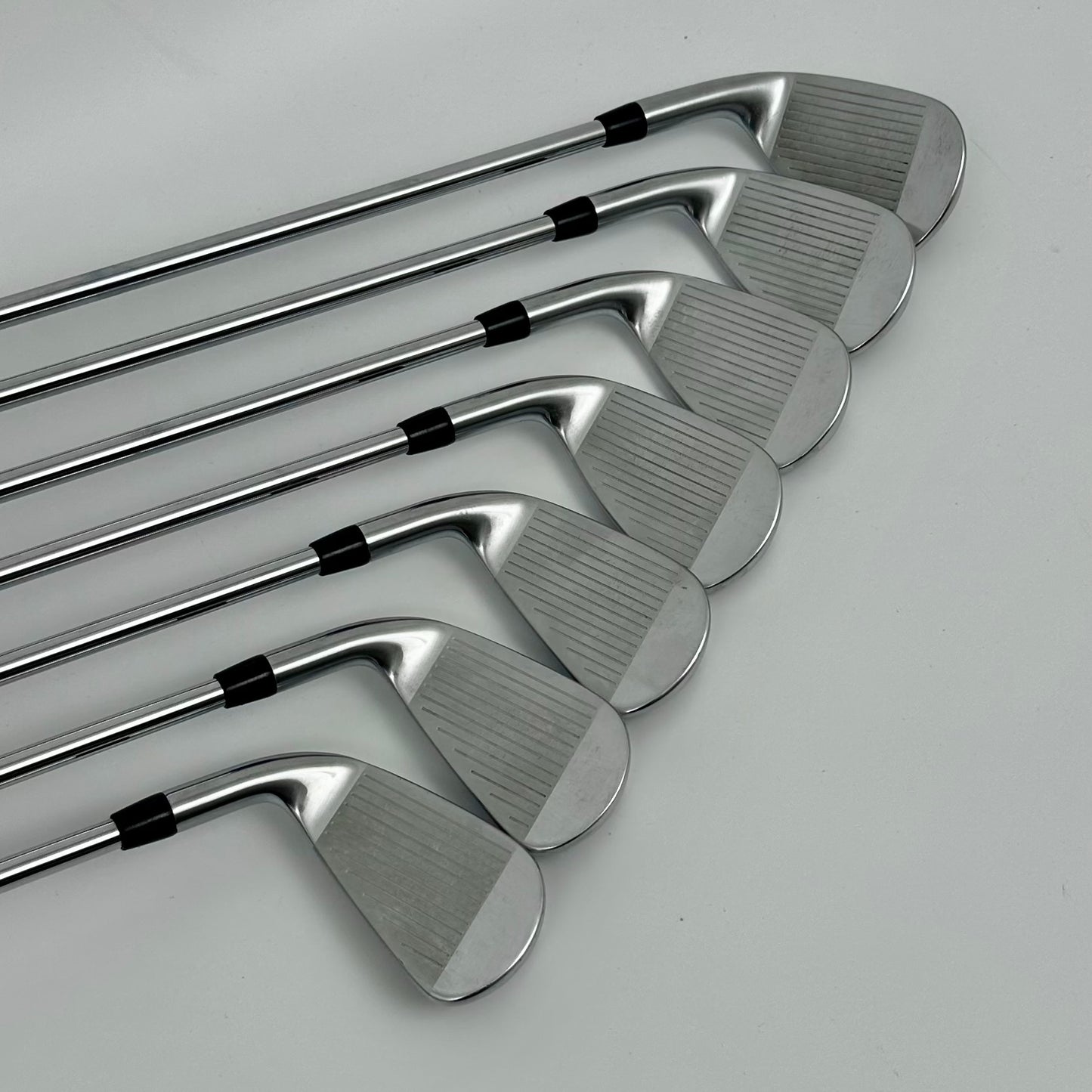 Titleist T300 5-GW / Regular / TT AMT Black R300