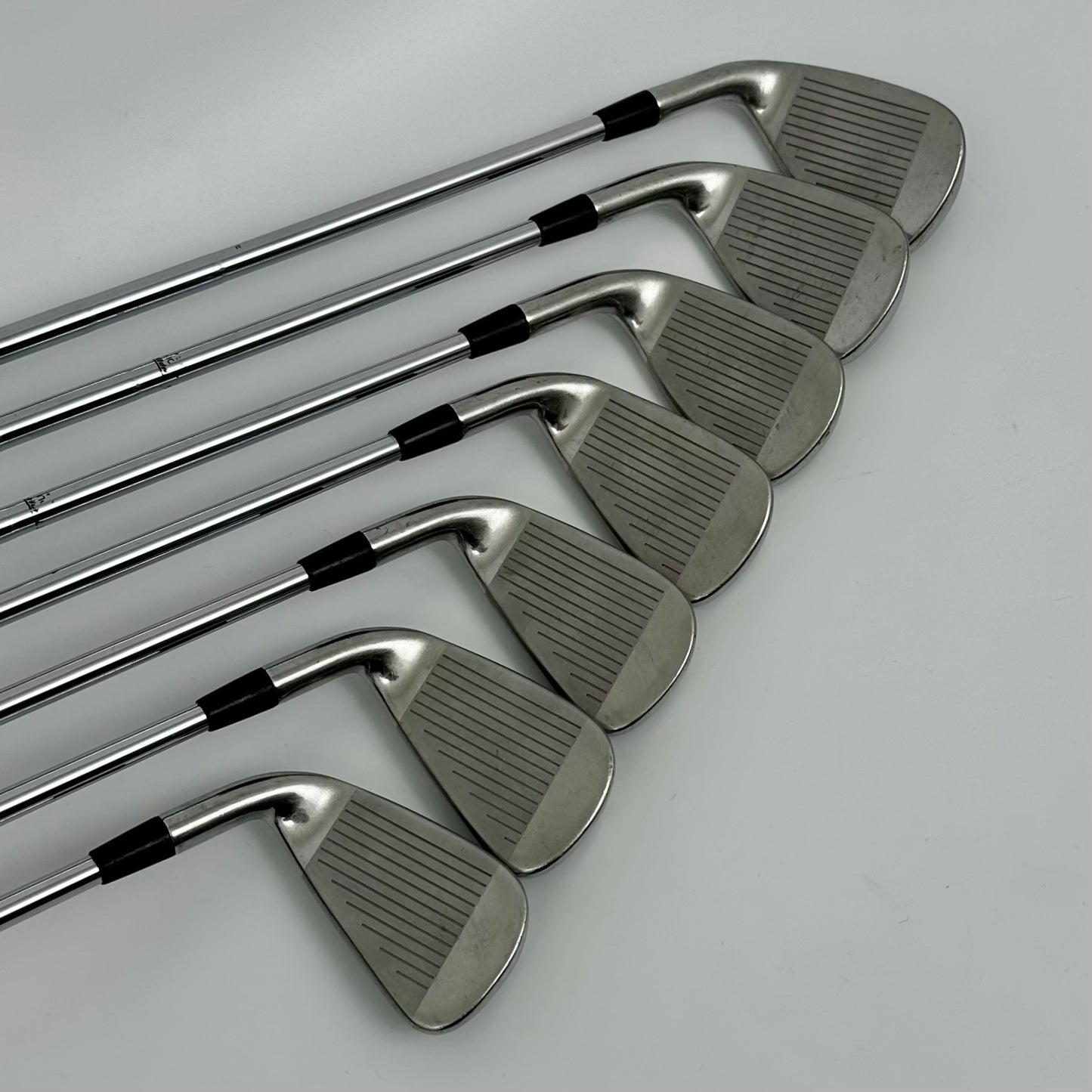 Titleist AP1 710 4-P / Stiff / True Temper Dynamic Gold S300
