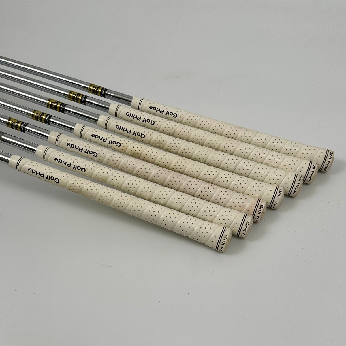 Wilson Staff Pi7 4-P / Regular / TT Dynamic Gold R300