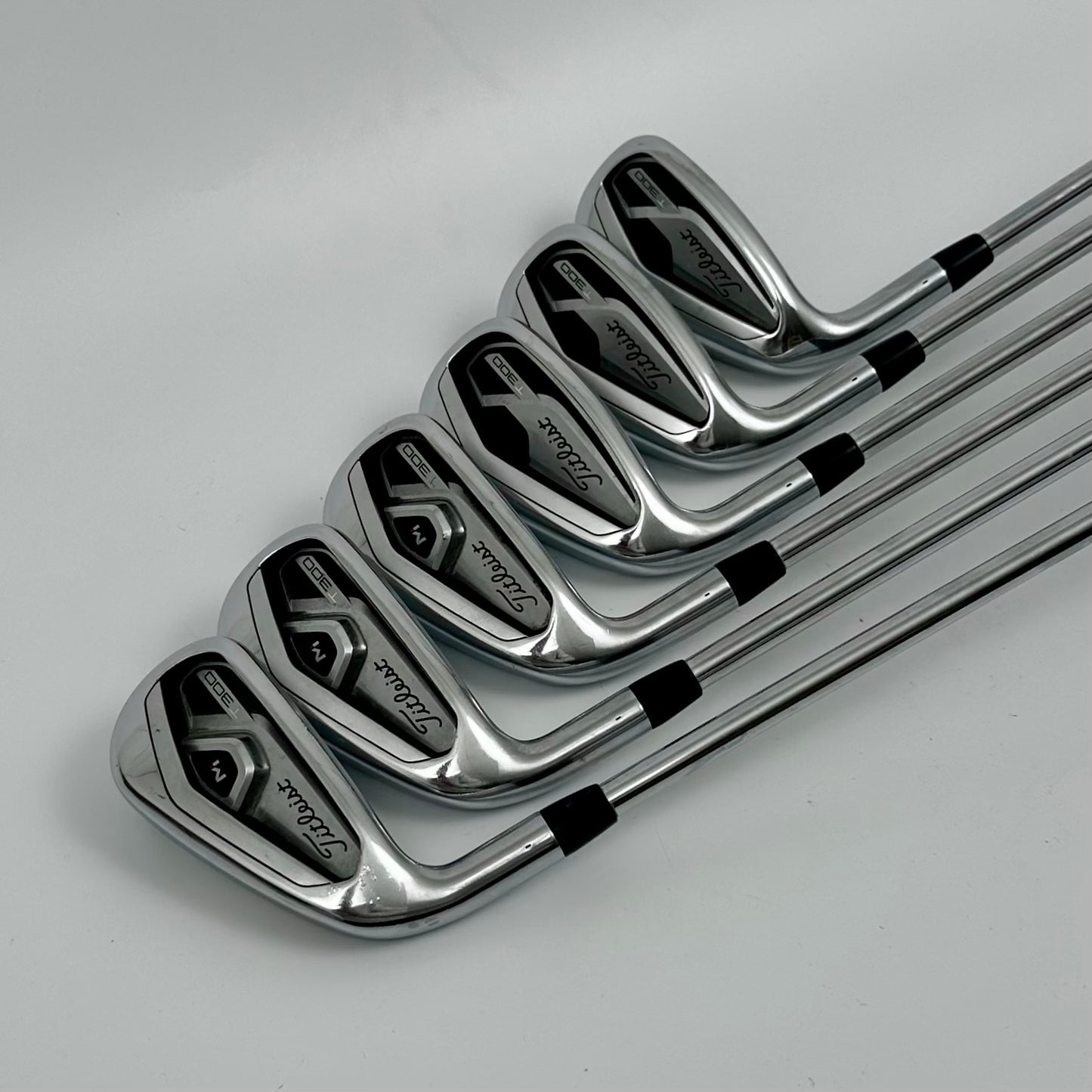 Titleist T300 5-PW / Stiff / TT AMT Red S300