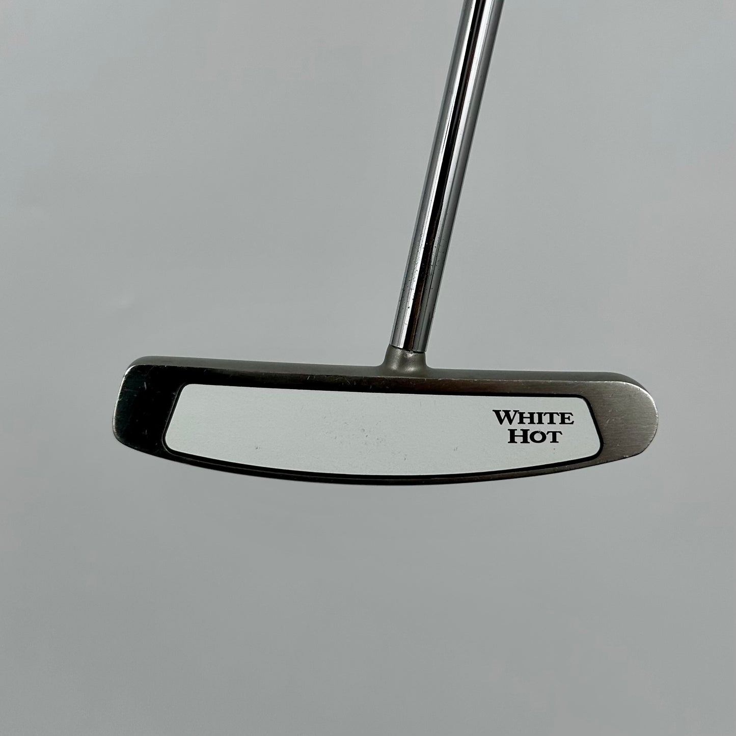 Odyssey White Hot Long Broom Stick / 48"
