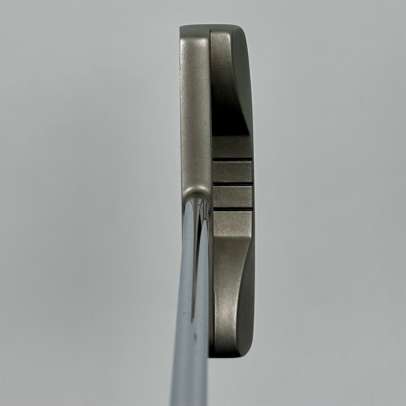 Odyssey White Hot Long Broom Stick / 48"