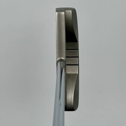 Odyssey White Hot Long Broom Stick / 48"
