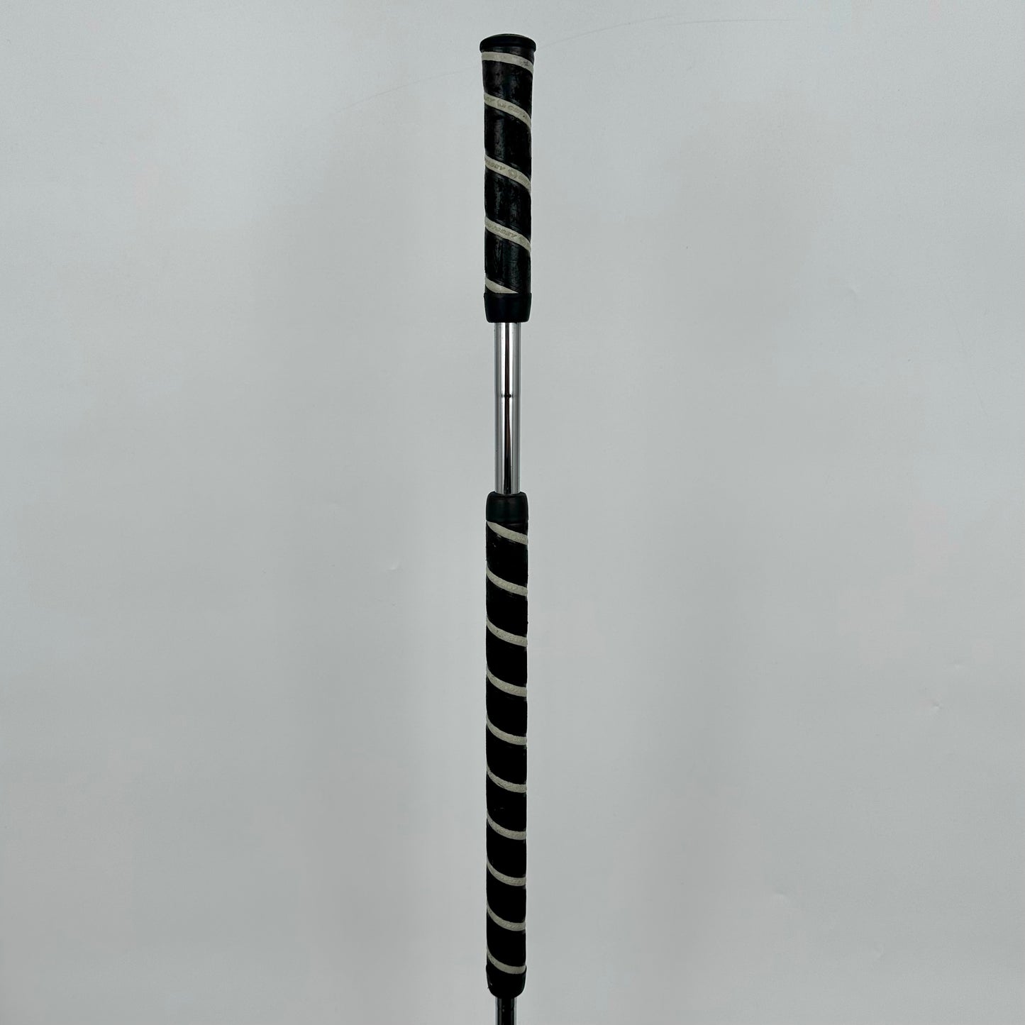 Odyssey White Hot Long Broom Stick / 48"