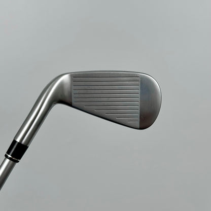 TaylorMade SIM UDI Utility 2 18° / X-Stiff / Mitsubishi Diamana HY 100 Thumb X