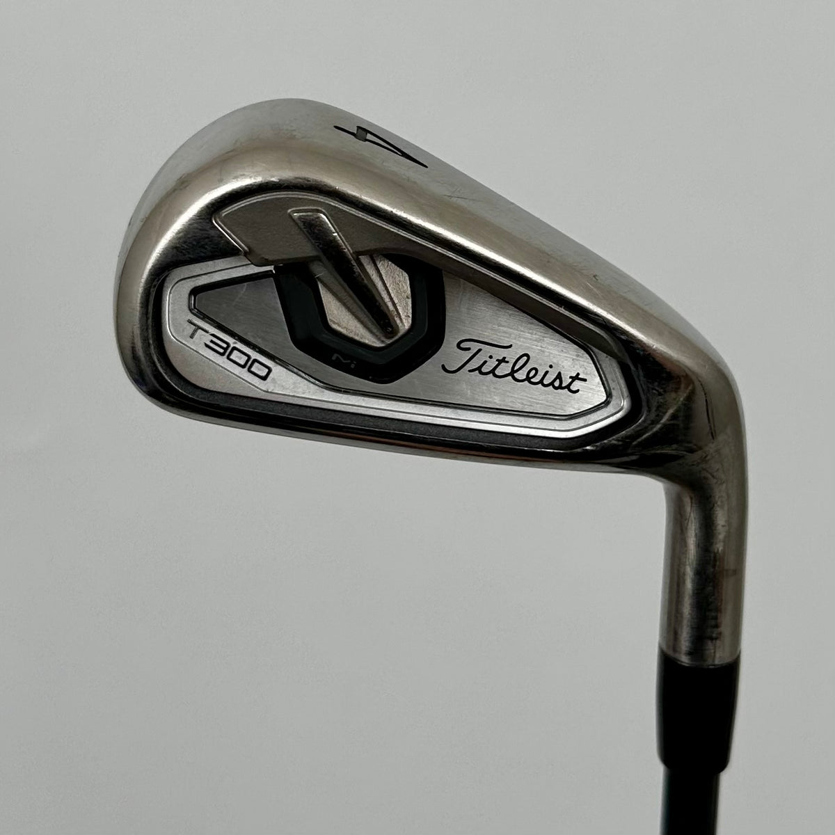Titleist T300 J4 / Stiff / UST Mamiya Recoil Dart F4 75