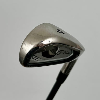 Titleist T300 J4 / Stiff / UST Mamiya Recoil Dart F4 75