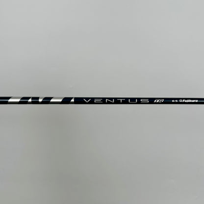 Wilson Staff Dynapwr Carbon Driver 9° / Stiff / Fujikura Ventus TR Blue 6-S