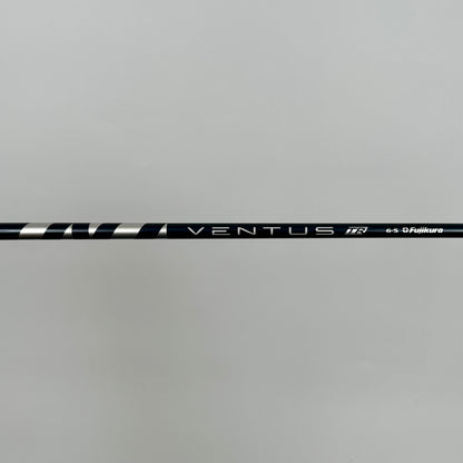 Wilson Staff Dynapwr Carbon FW5 18° / Stiff / Fujikura Ventus TR Blue 6-S