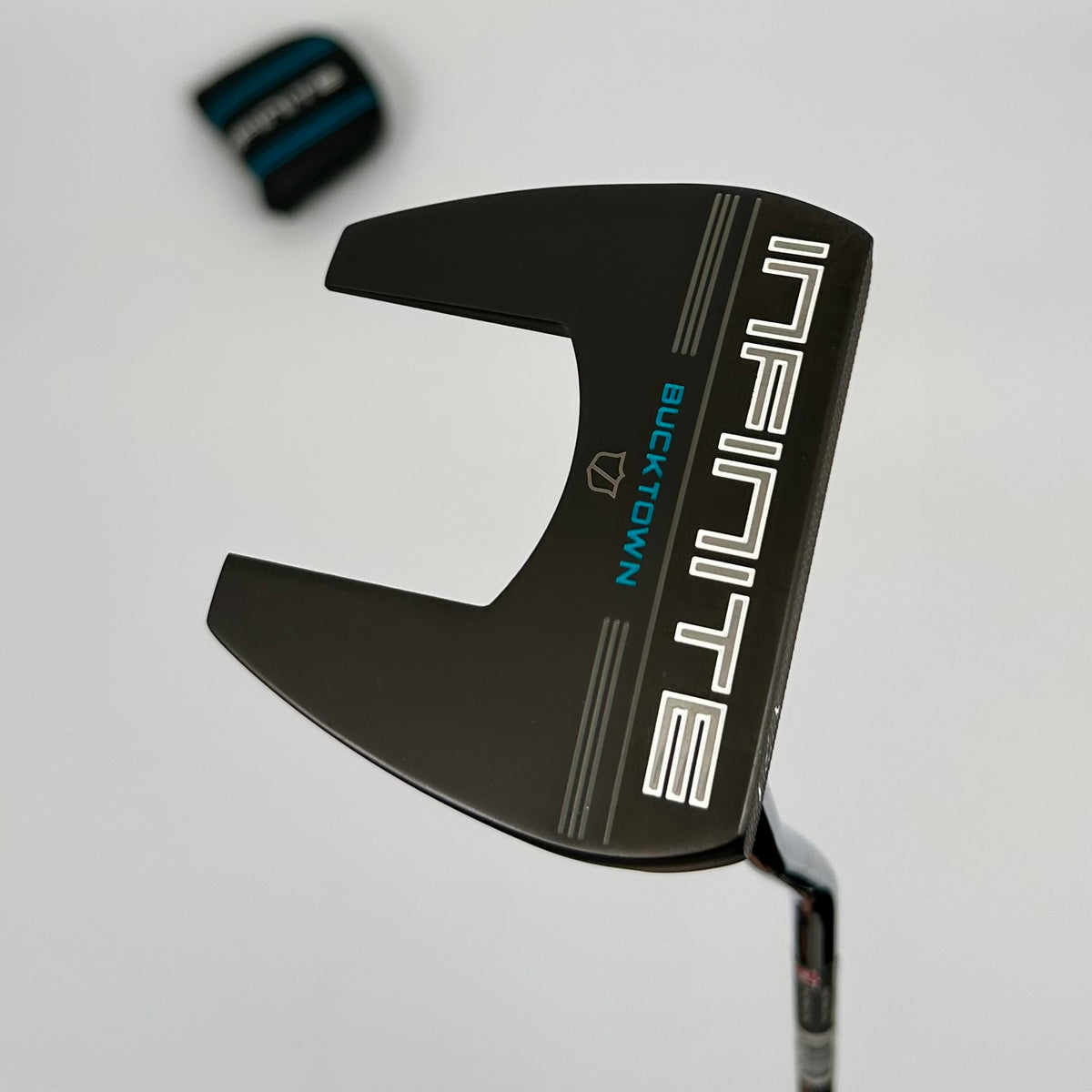 Wilson Staff Infinite Bucktown / 33"