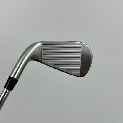 Titleist T200 J4 / Stiff / Project X Rifle 6.0