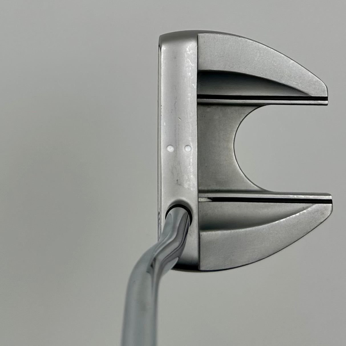 Odyssey White Hot RX V-Line Fang / 34"