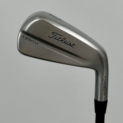 Titleist T250-U 4G Utility 2 18° / X-Stiff / Hzrdus Black Gen5 6.5 80g HY