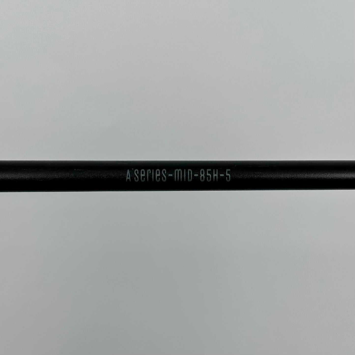 LA Golf A Series Mid 85H 5 / X-Stiff / Titleist