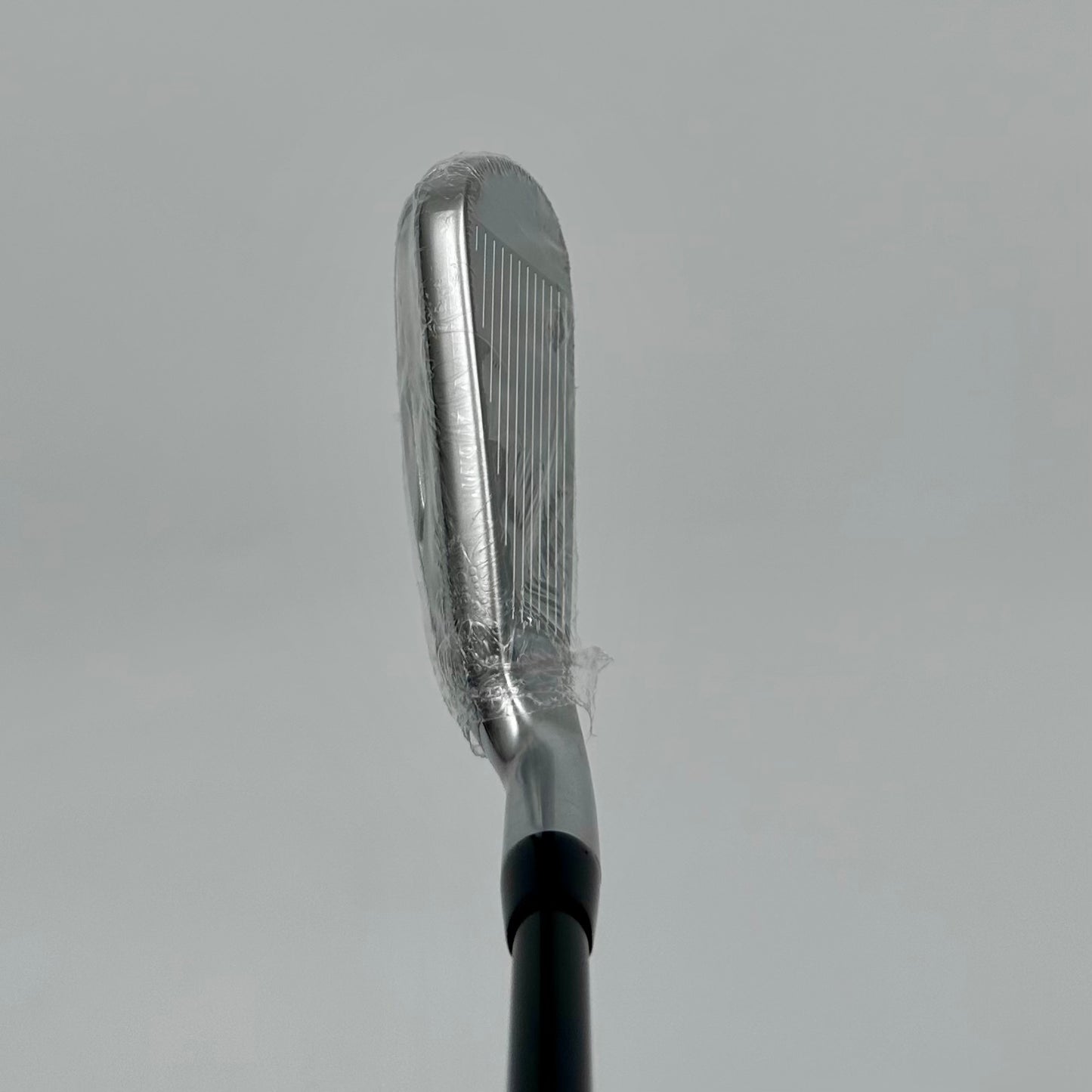 Titleist U505 Utility 4 22° / Regular / Hzrdus RDX Smoke 5.5 80g HY